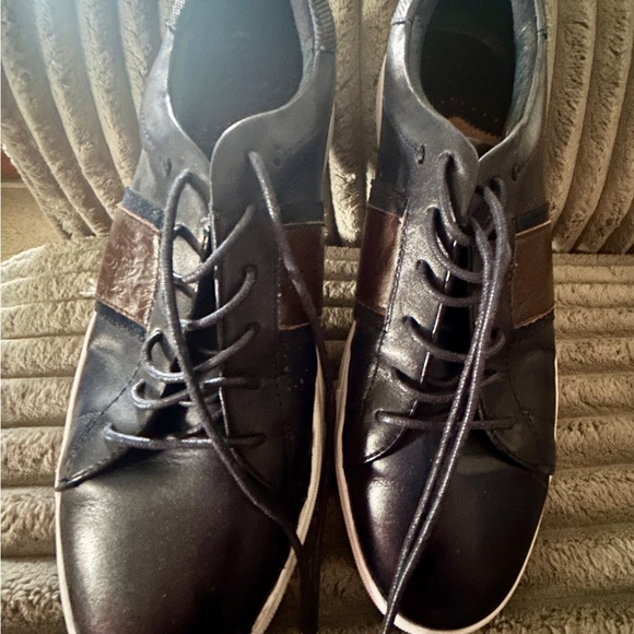 Robert Graham Two-Tone Leather Loafers - Picture 1 of 7